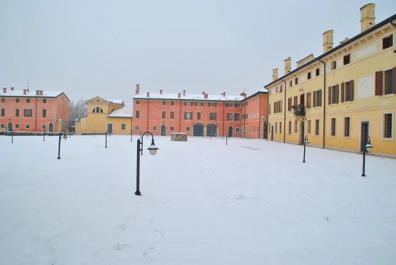 Corte Antica Canossa Del 1600 contacts