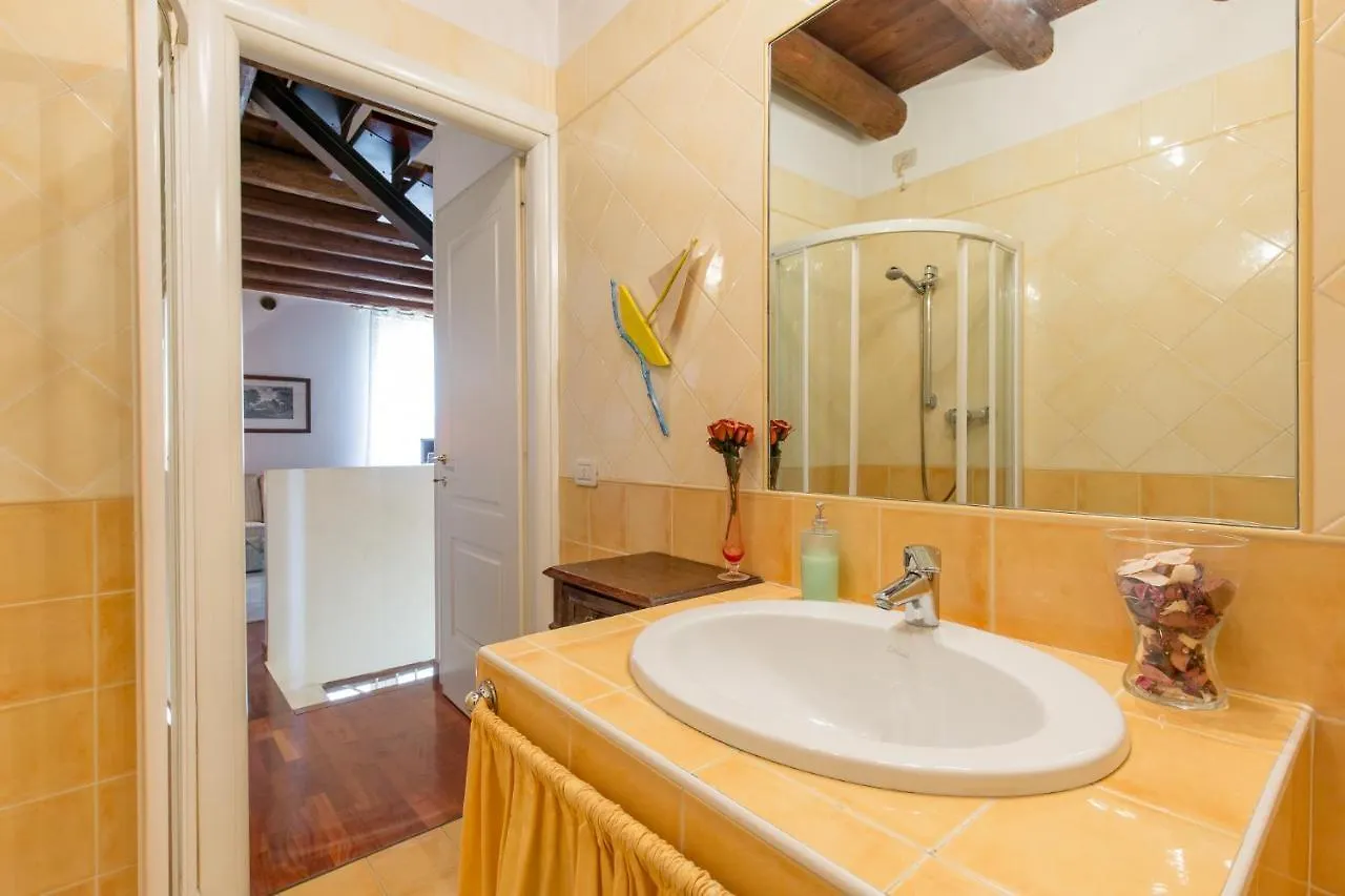 Corte Antica Canossa Del 1600 Verona Bed & Breakfast