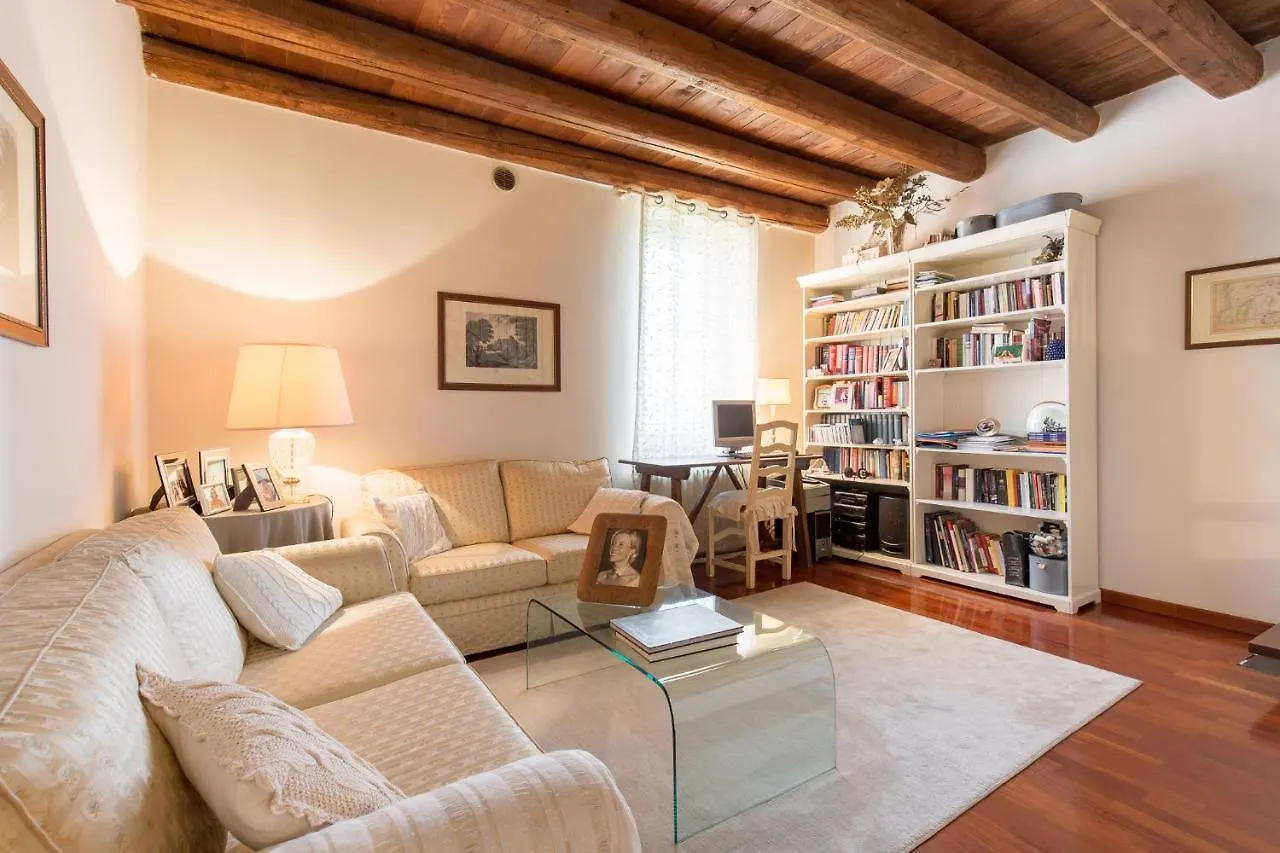 Corte Antica Canossa del 1600 Verona 0*,