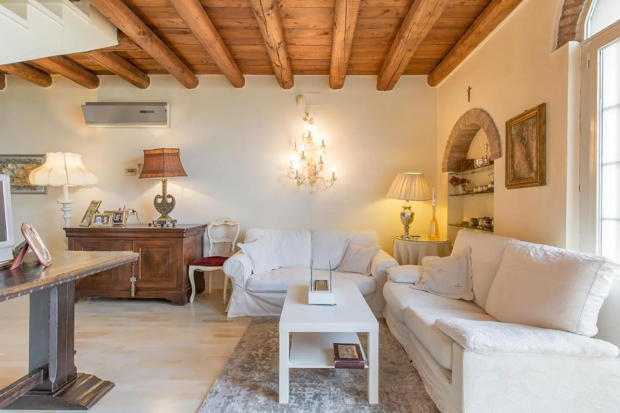 Bed and breakfast Corte Antica Canossa del 1600 Verona Italia